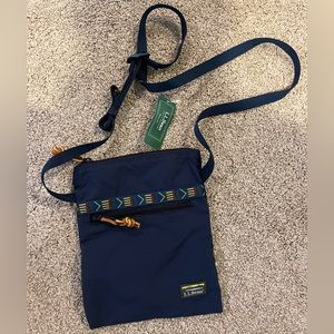 NWT Navy LL Bean Mountain Classic crossbody bag